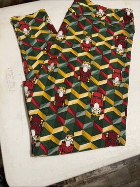 LuLaRoe Nutcracker Print Leggings - Green/Red Holiday TC2 Gently Loved